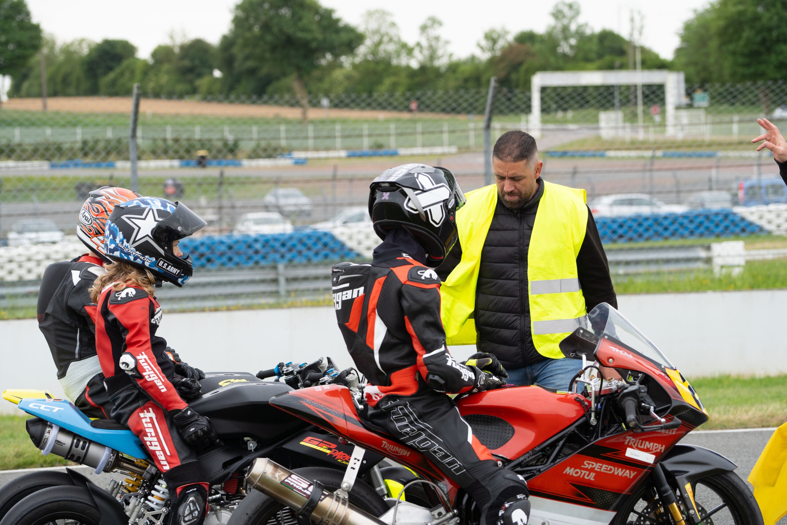 Moto 5 en piste avec Rodrigue