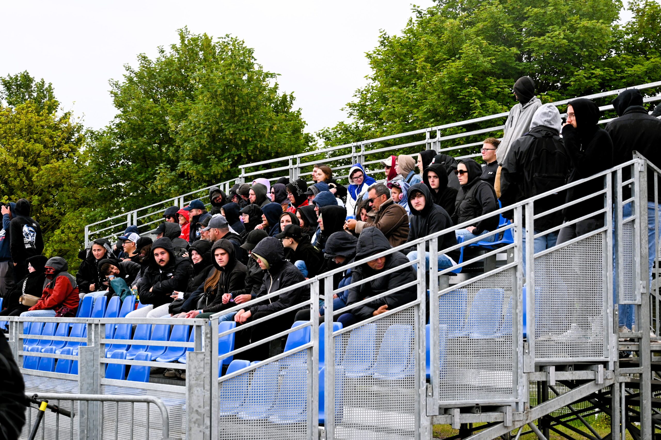 découvrez notre nouvelle tribune au virage 4 et profitez de l'une des meilleures vue du circuit