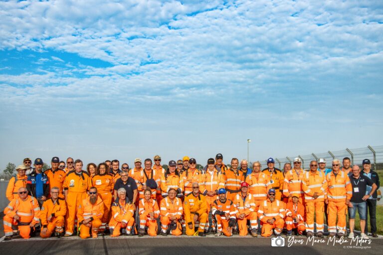 photo de tous les commissaires Trophée moto circuit de croix en ternois