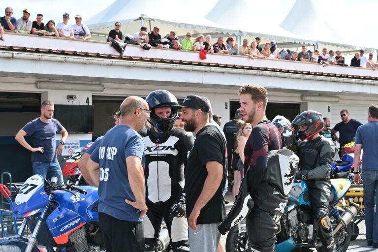 préparation dans la ligne des stands