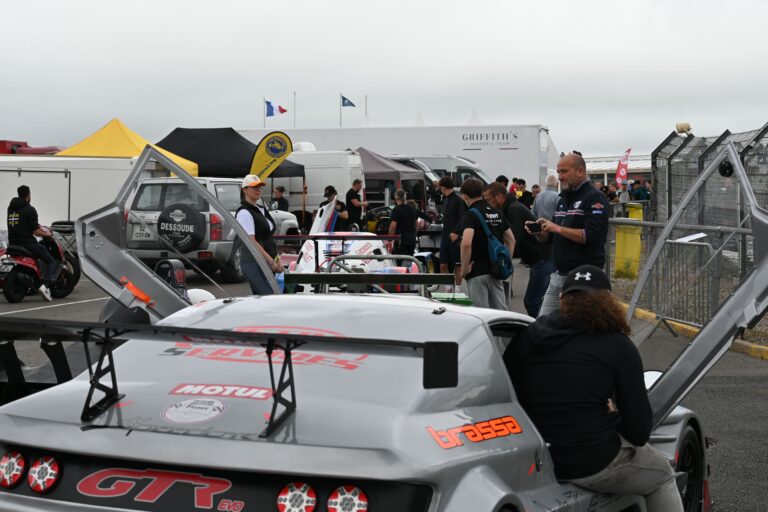 public dans les paddocks