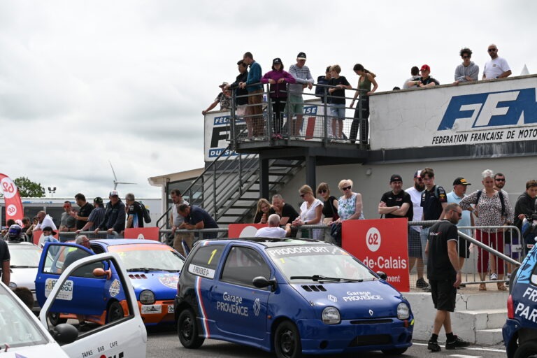 Public en prégrille